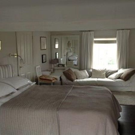 Wisteria House B&B Chippenham  Buitenkant foto