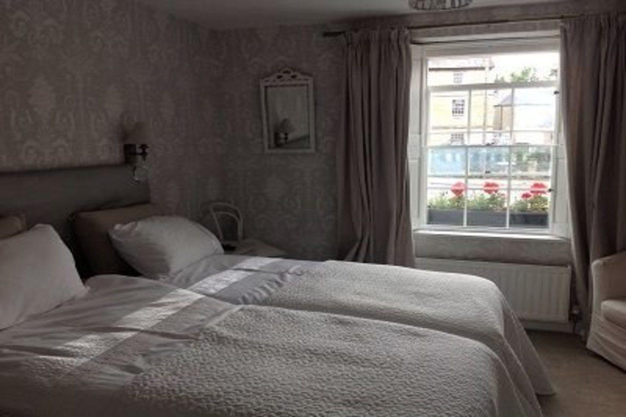 Wisteria House B&B Chippenham  Buitenkant foto
