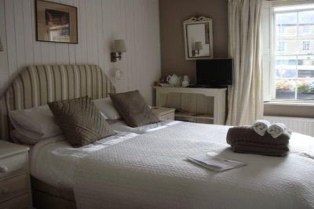 Wisteria House B&B Chippenham  Buitenkant foto